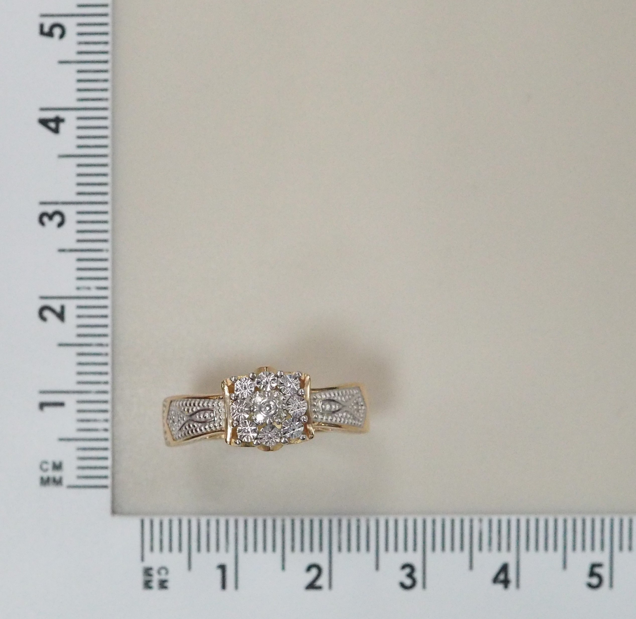 Серебряное кольцо с бриллиантами